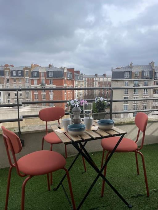 2p Avec Terrasse Et Parking 20 Parigi